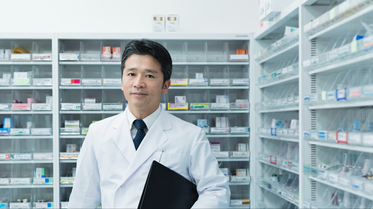 overseas-pharmacist-1280